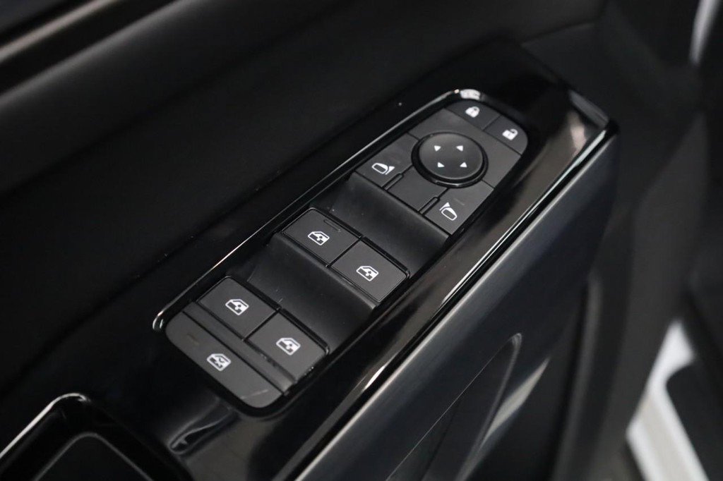 New 2026 Nissan Pathfinder SL w/ SL Premium Package image 10