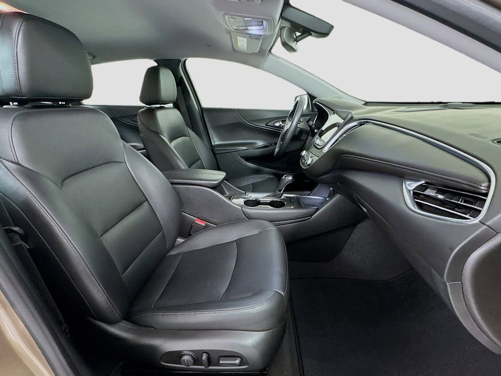 Used 2018 Chevrolet Malibu LT w/ Leather Package image 27