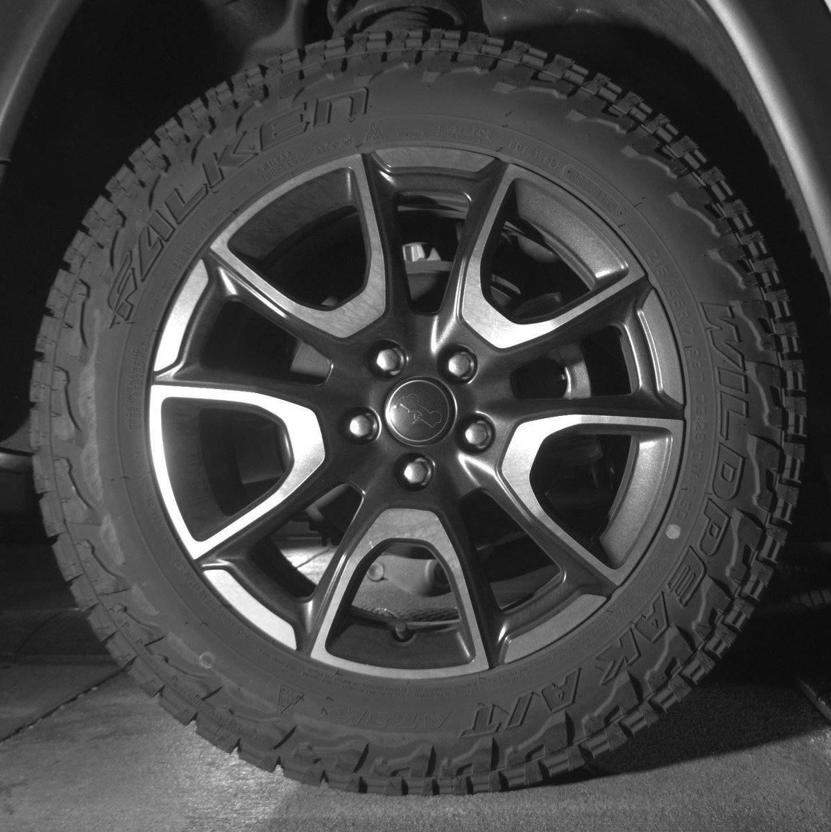 Used 2025 Jeep Compass Trailhawk AWD/4WD image 15