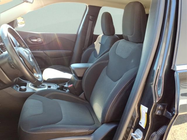 Used 2016 Jeep Cherokee Latitude image 12