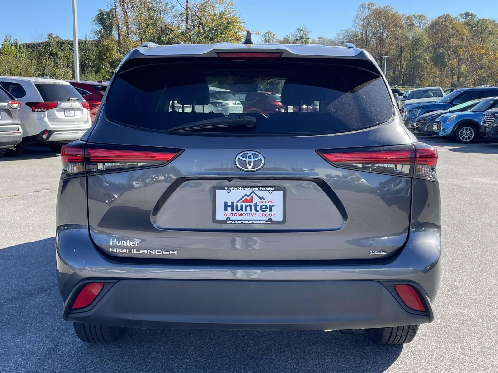 Used 2020 Toyota Highlander XLE FWD image 27