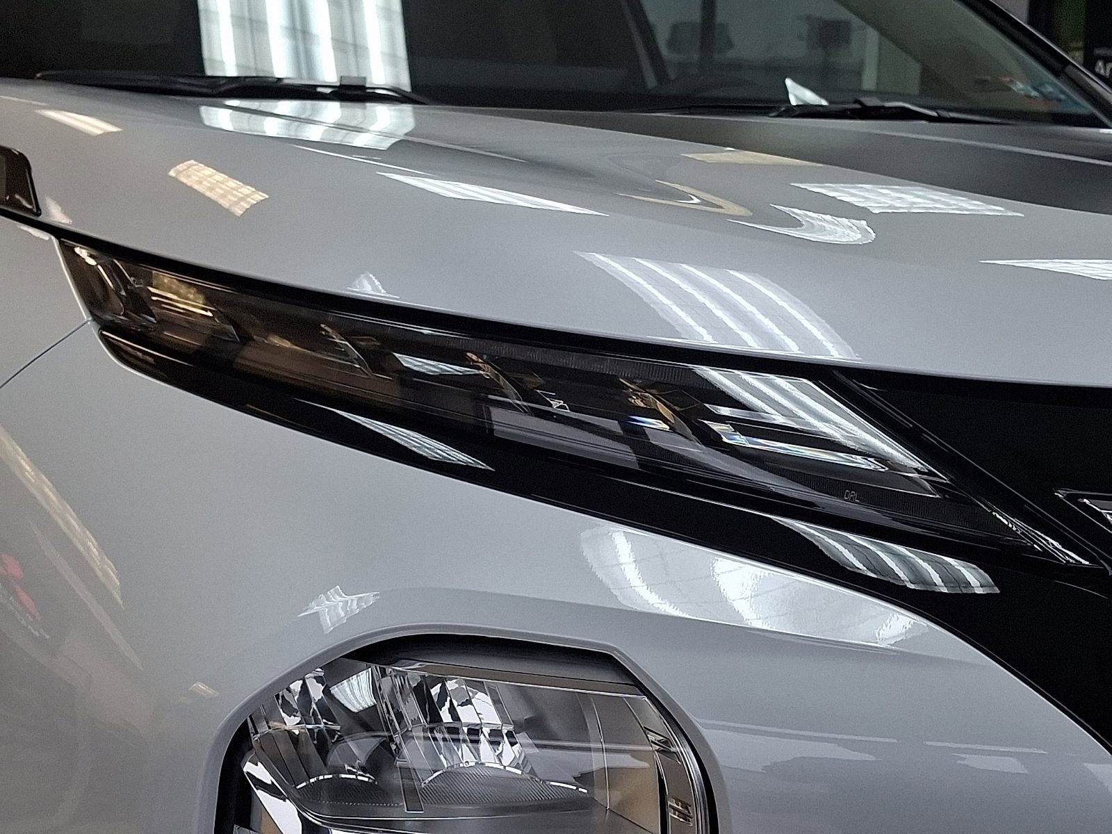 New 2026 Mitsubishi Outlander AWD image 9