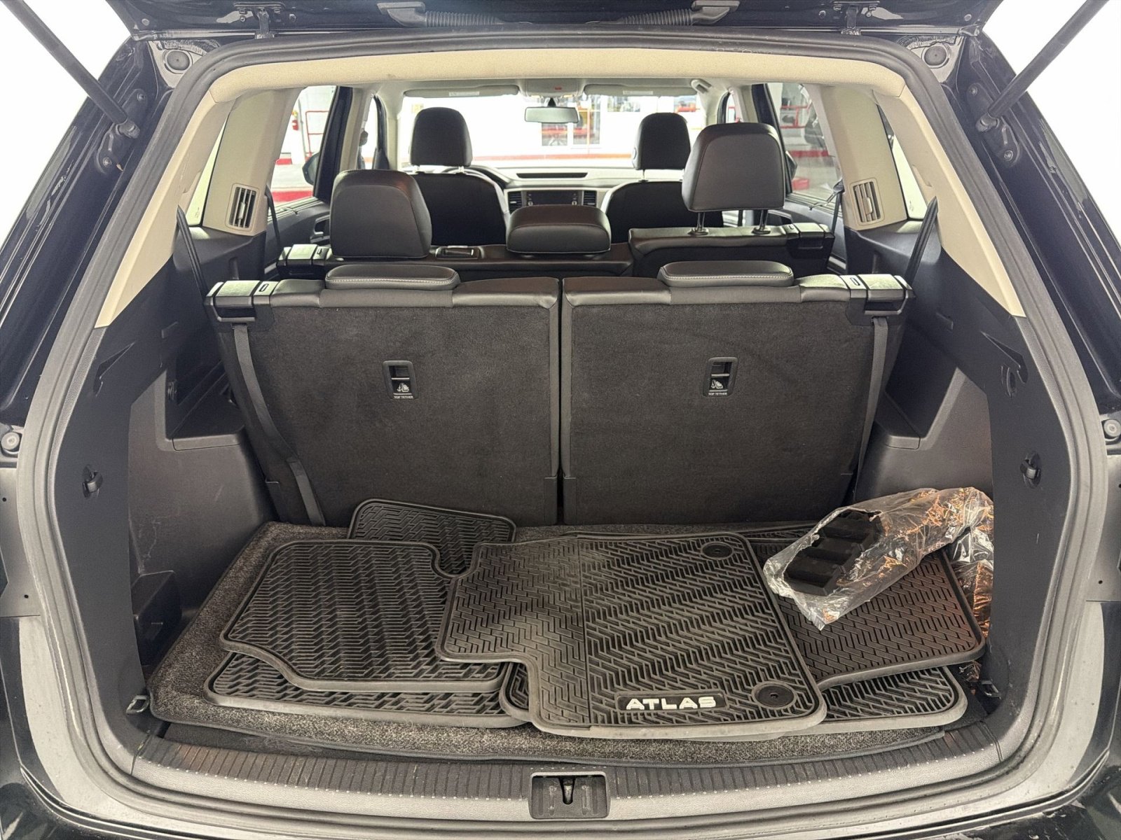 Used 2019 Volkswagen Atlas SE w/ Towing Package image 24