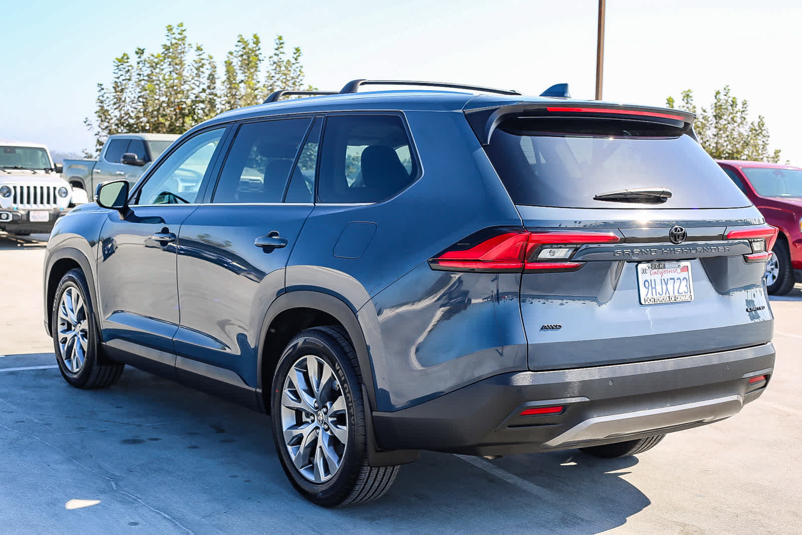 Used 2024 Toyota Grand Highlander AWD image 7