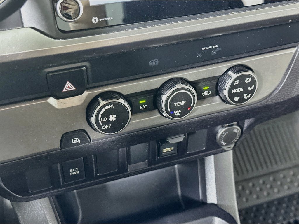 Used 2022 Toyota Tacoma SR5 RWD image 28