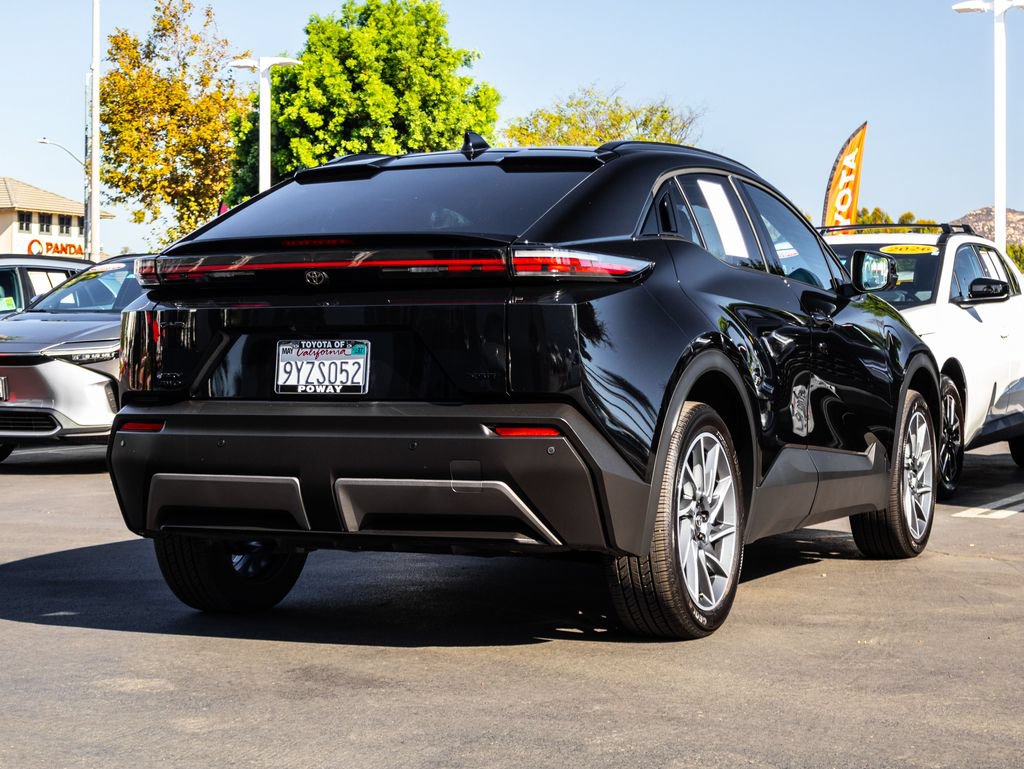 Used 2026 Toyota C-HR AWD/4WD image 9