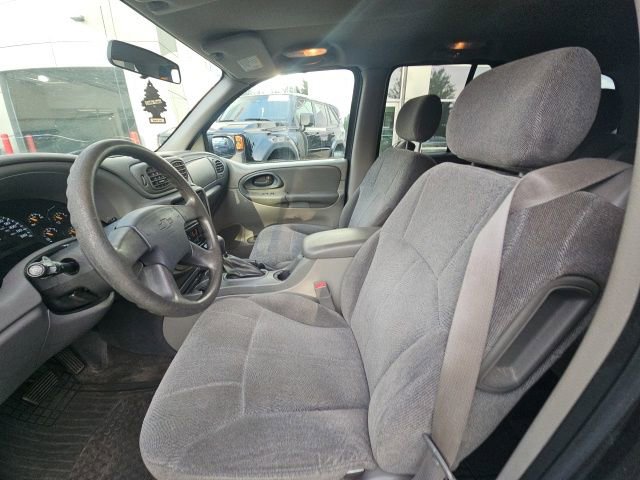 Used 2004 Chevrolet TrailBlazer LS w/ LS Preferred Equipment Group AWD/4WD image 5