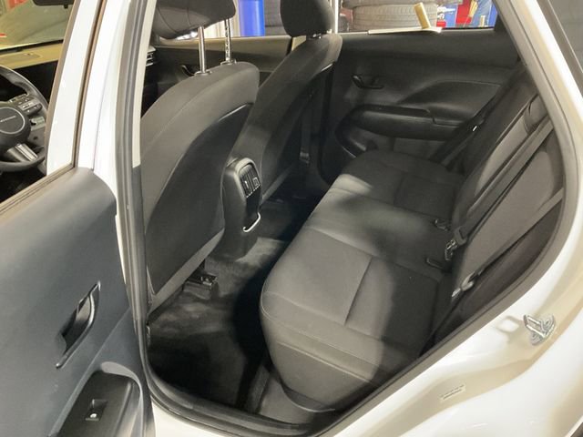 Used 2025 Hyundai Kona SEL FWD image 9