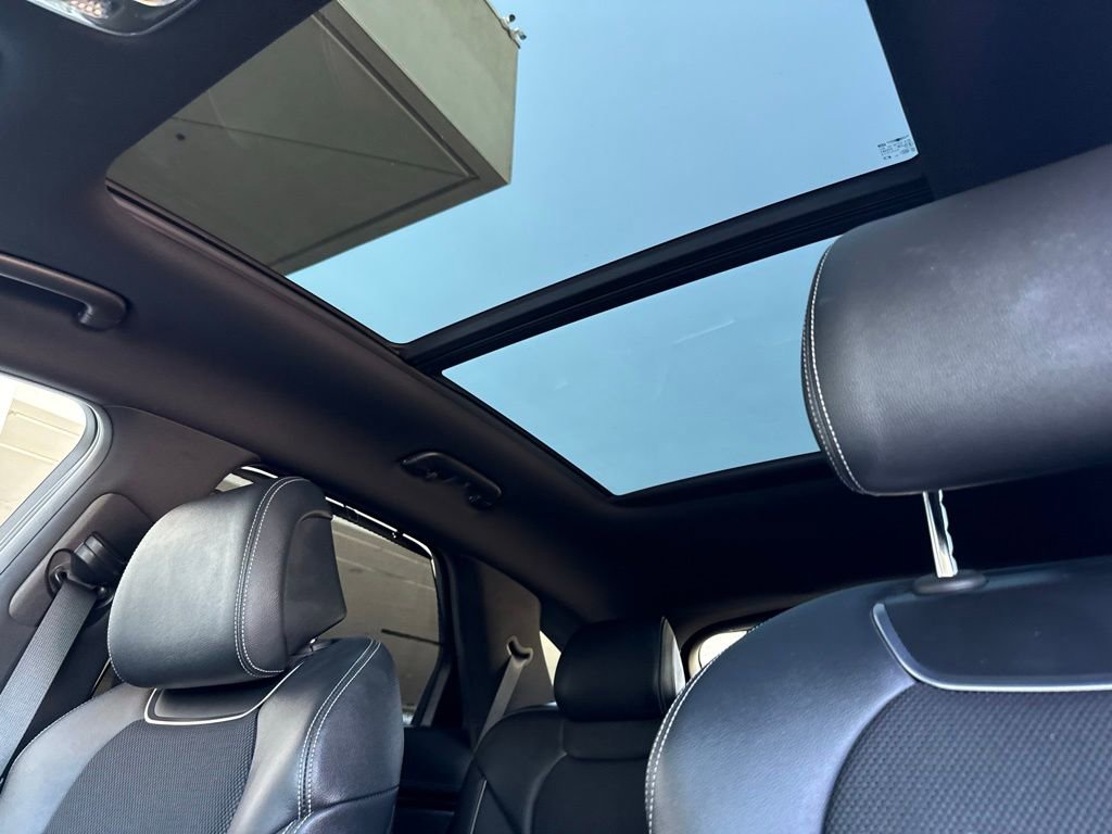 Used 2023 Genesis GV70 2.5T Sport Prestige w/ Sport Prestige Package image 2