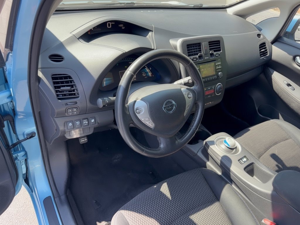 Used 2015 Nissan Leaf S w/ Charge Package FWD image 4