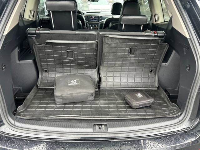 Used 2022 Volkswagen Atlas SEL Premium image 16