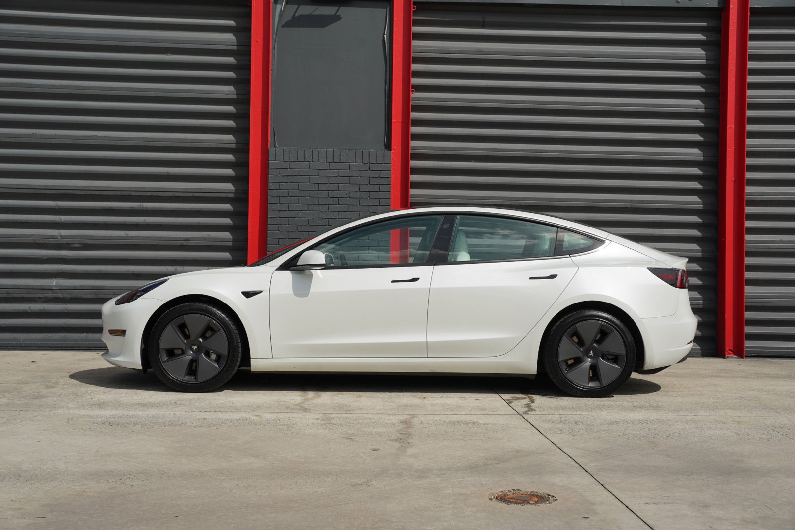 Used 2023 Tesla Model 3 Standard Range RWD image 4