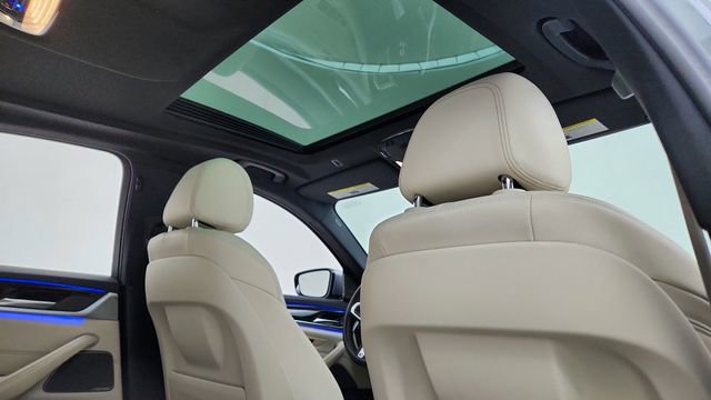 Used 2023 BMW 540i w/ M Sport Package image 25