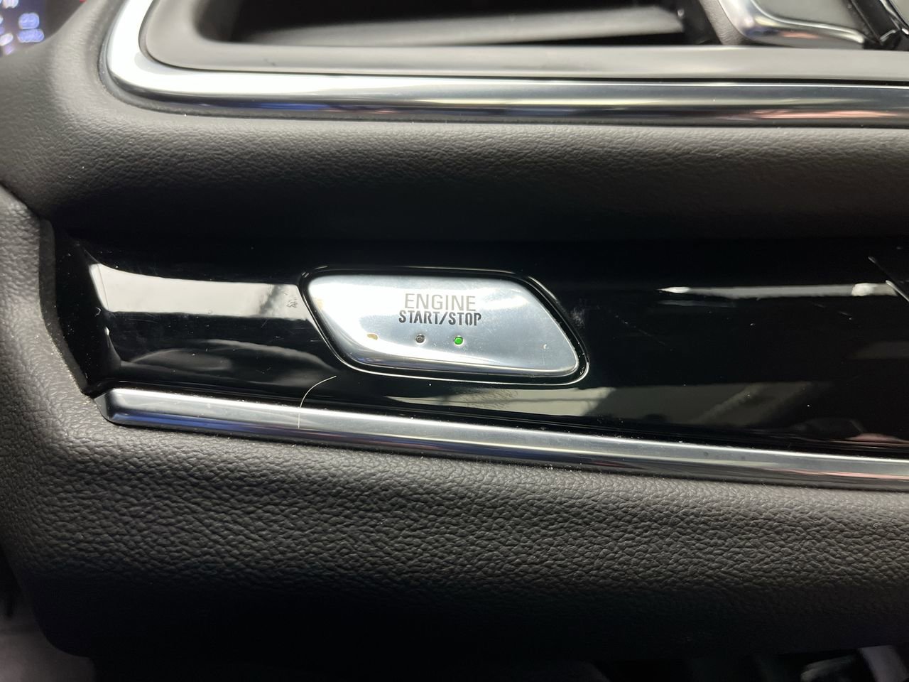 Certified 2024 Buick Enclave Avenir w/ Trailering Package, 5000 lbs. AWD/4WD image 25