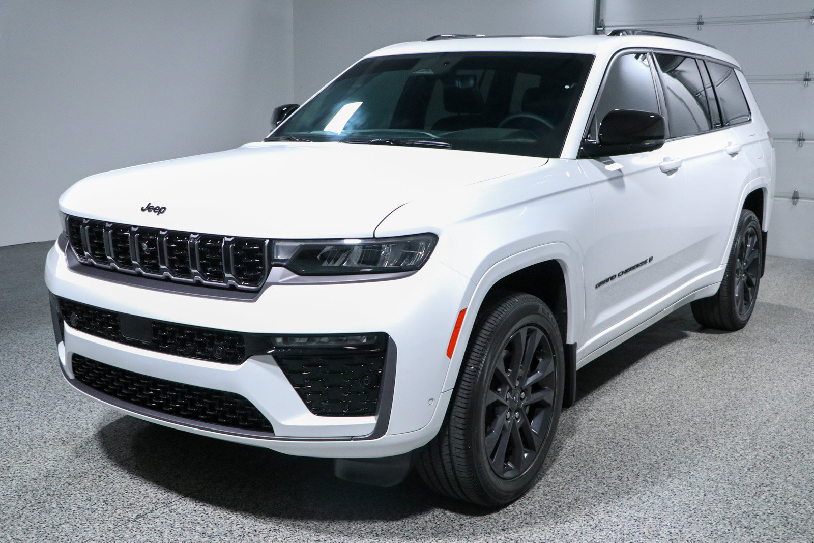Used 2026 Jeep Grand Cherokee L Limited AWD/4WD image 34