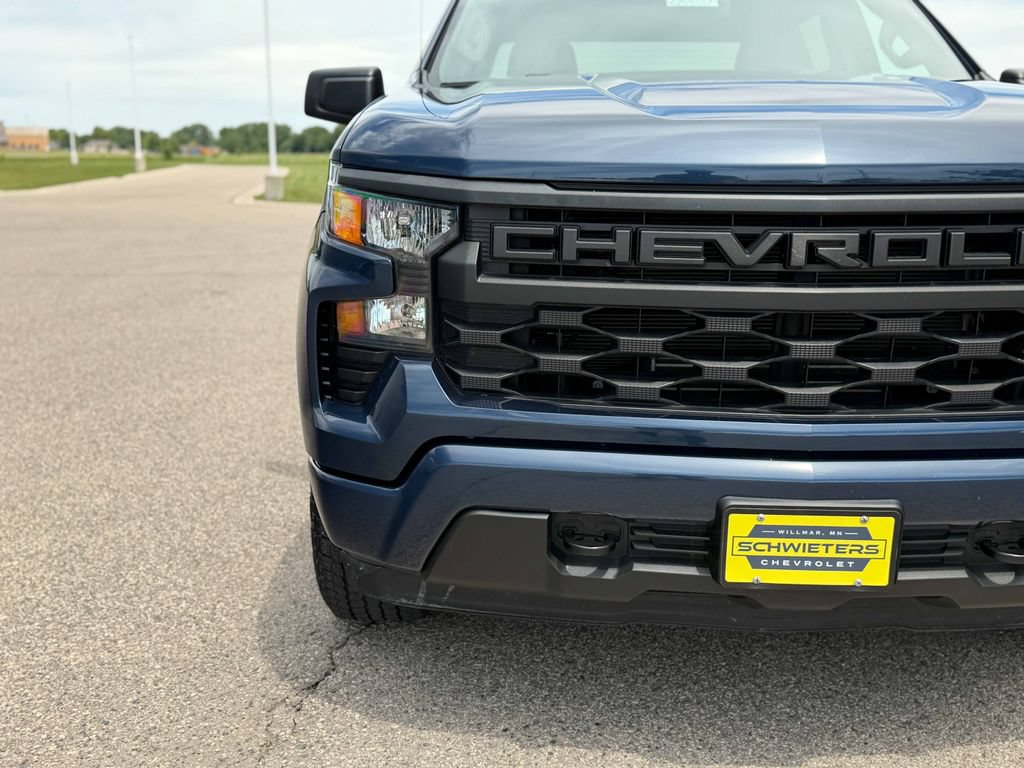 Used 2023 Chevrolet Silverado 1500 Custom AWD/4WD image 4