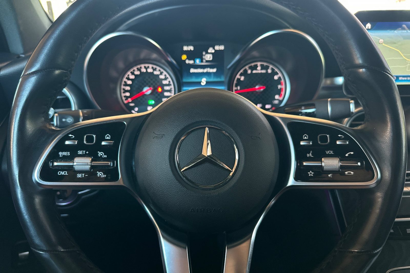 Used 2023 Mercedes-Benz GLC 300 4MATIC Coupe image 31