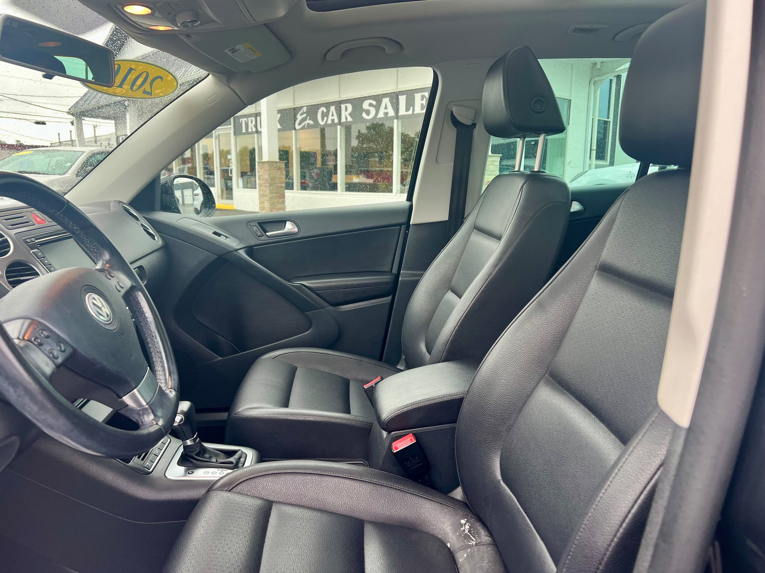 Used 2010 Volkswagen Tiguan S FWD image 11