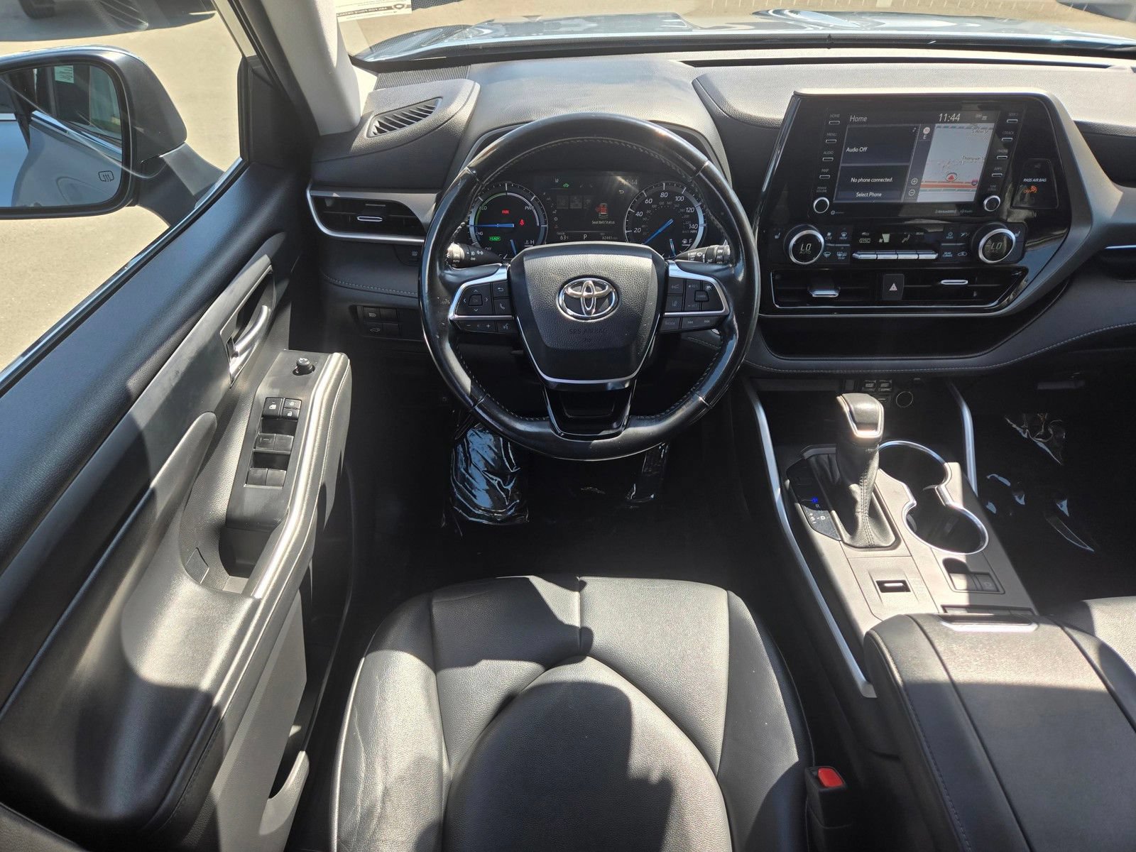 Used 2021 Toyota Highlander XLE AWD/4WD image 18