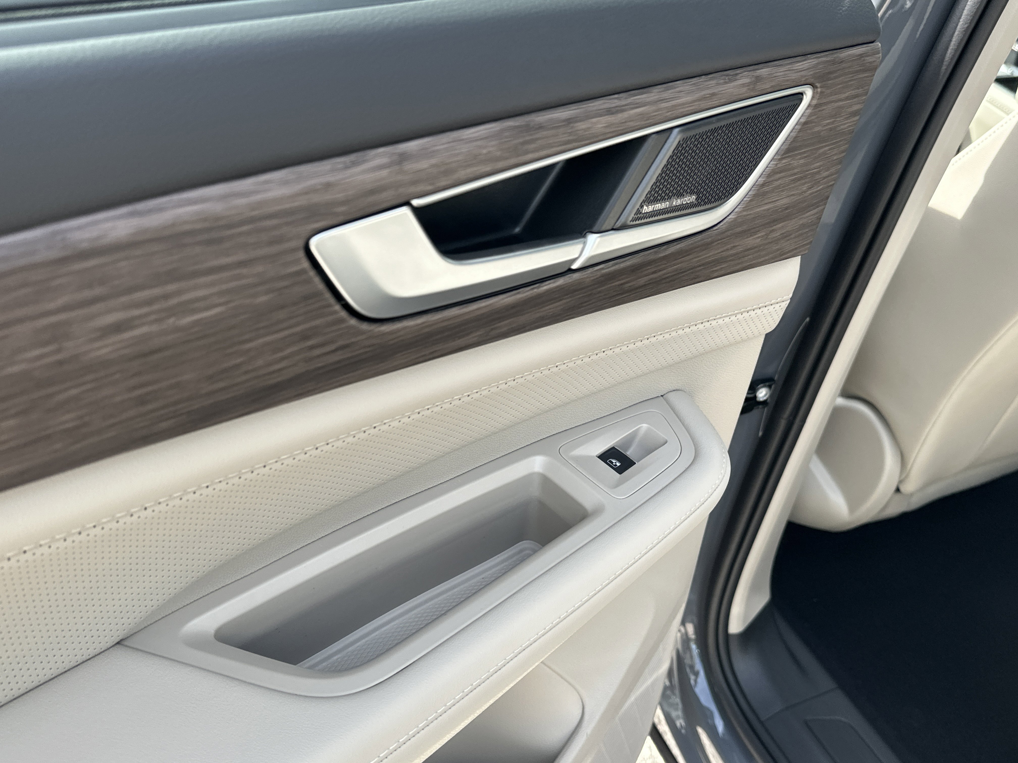 New 2026 Volkswagen Atlas SEL Premium R-Line image 12