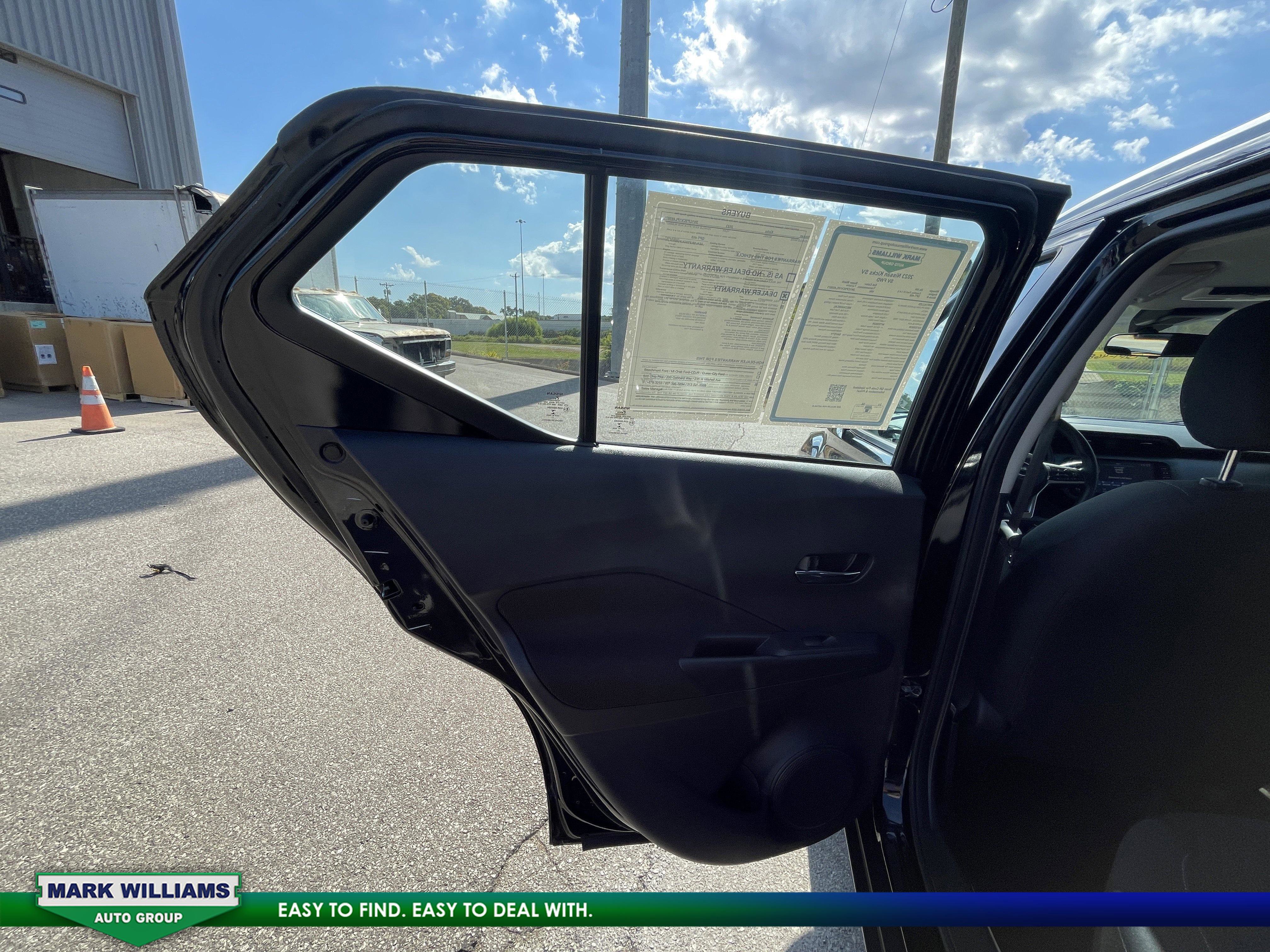 Used 2023 Nissan Kicks SV image 24