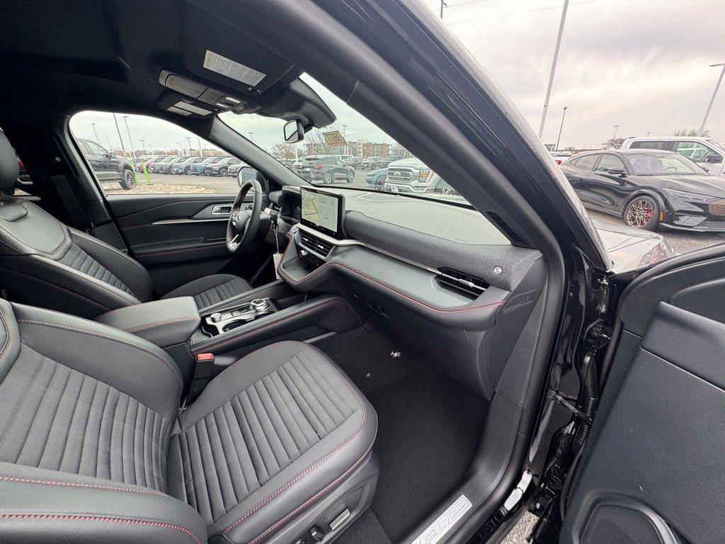 New 2026 Ford Explorer ST-Line w/ ST-Line Street Pack image 21