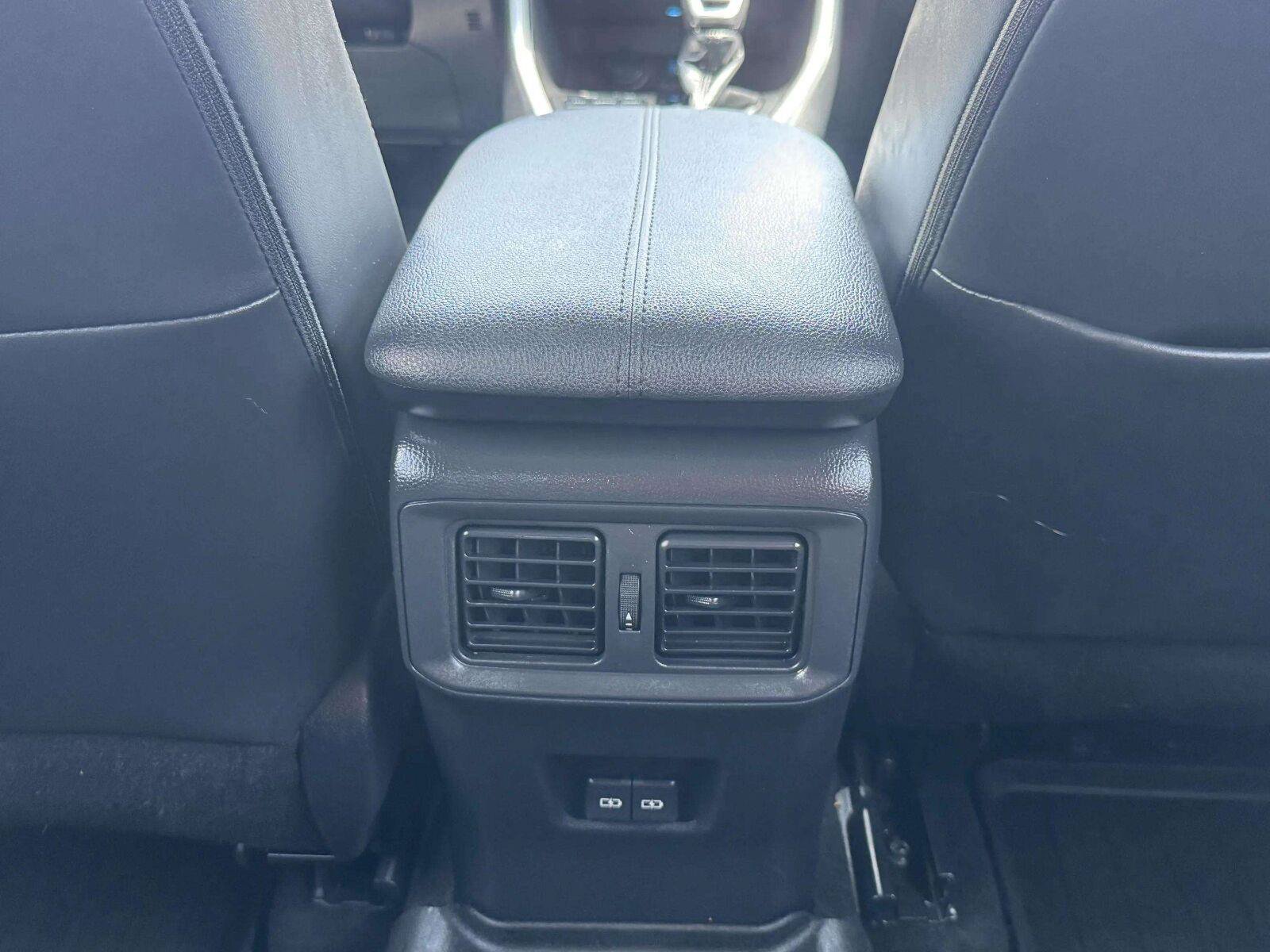 Used 2022 Toyota RAV4 Limited FWD image 52