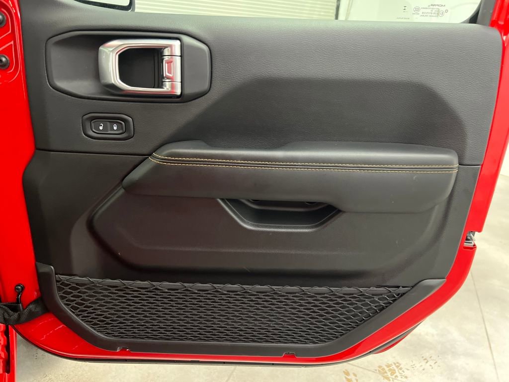 Used 2025 Jeep Wrangler Sahara 4xe image 23