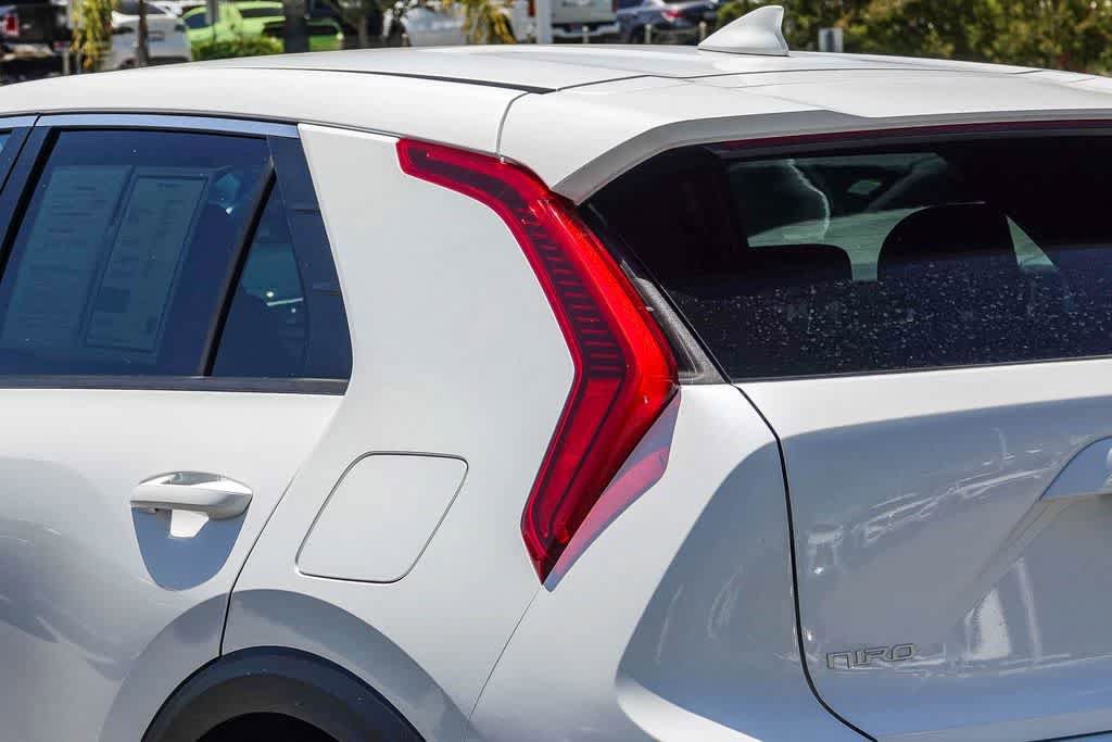 Certified 2023 Kia Niro LX FWD image 7
