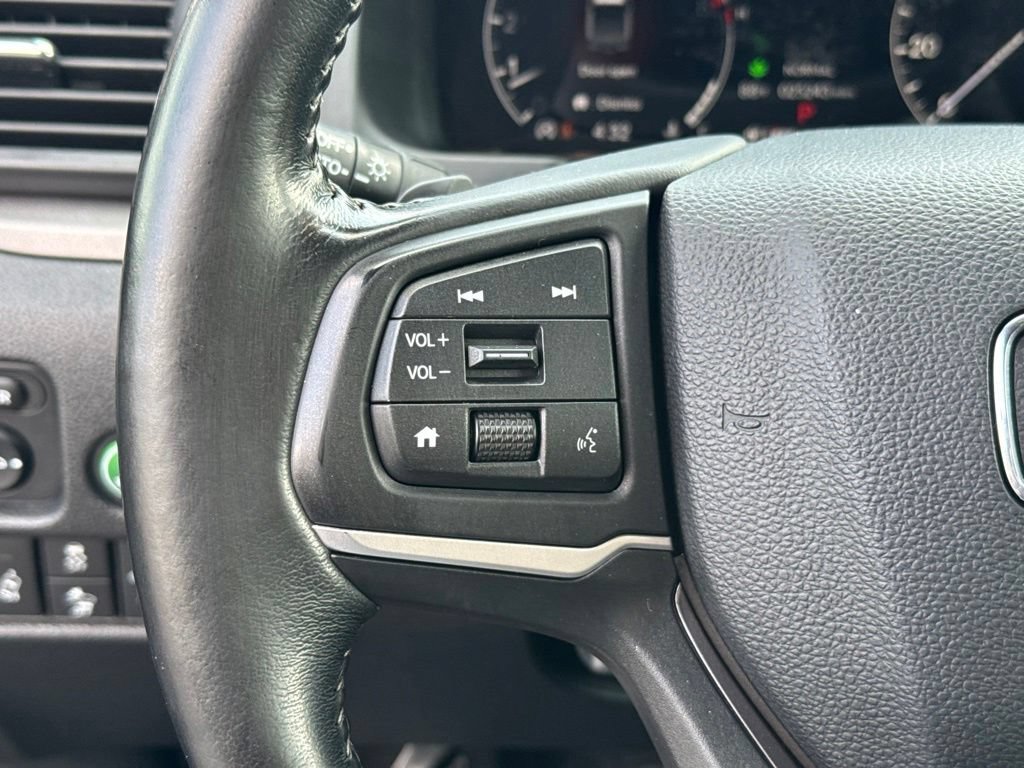 Used 2025 Honda Ridgeline Sport image 16