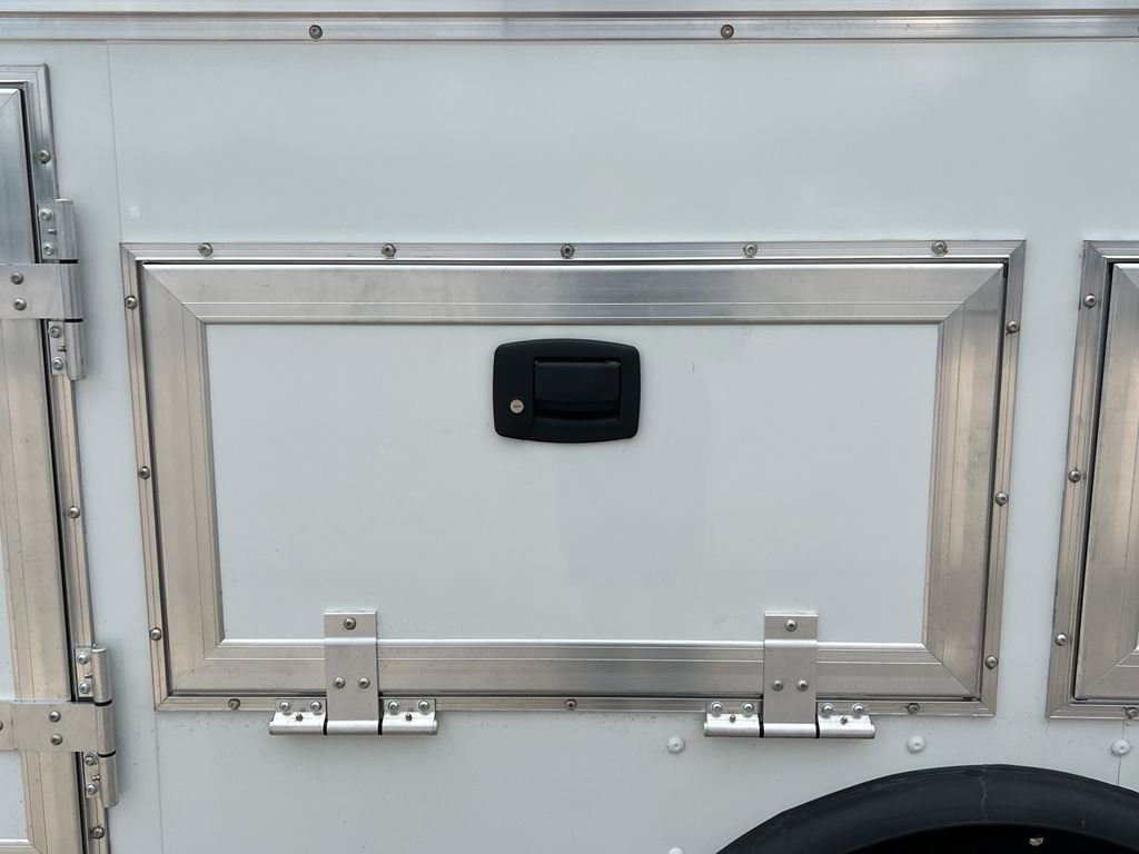 New 2025 Chevrolet Express 3500 w/ Power Convenience Package image 29