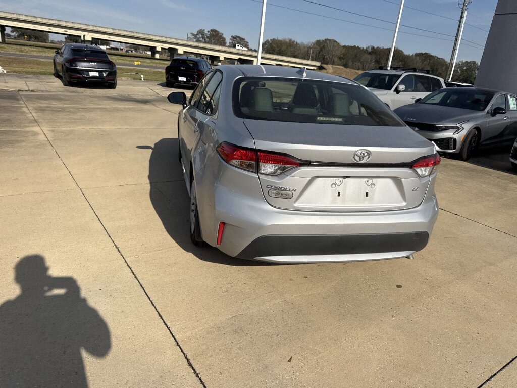Used 2022 Toyota Corolla LE image 25