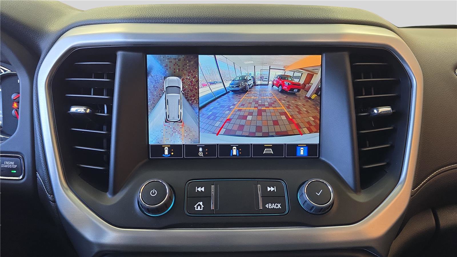 Used 2023 GMC Acadia SLT w/ Elevation Edition image 20