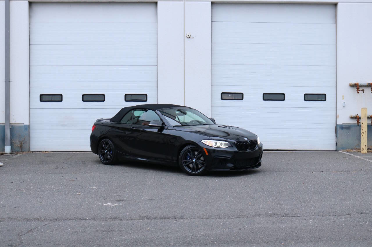 Used 2016 BMW M235i Convertible image 2
