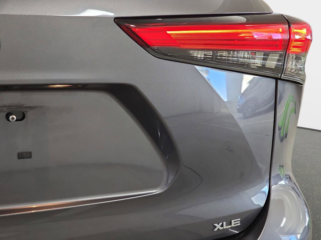Used 2022 Toyota Highlander XLE image 31