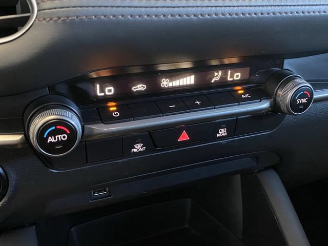 Used 2020 MAZDA MAZDA3 Hatchback FWD image 24