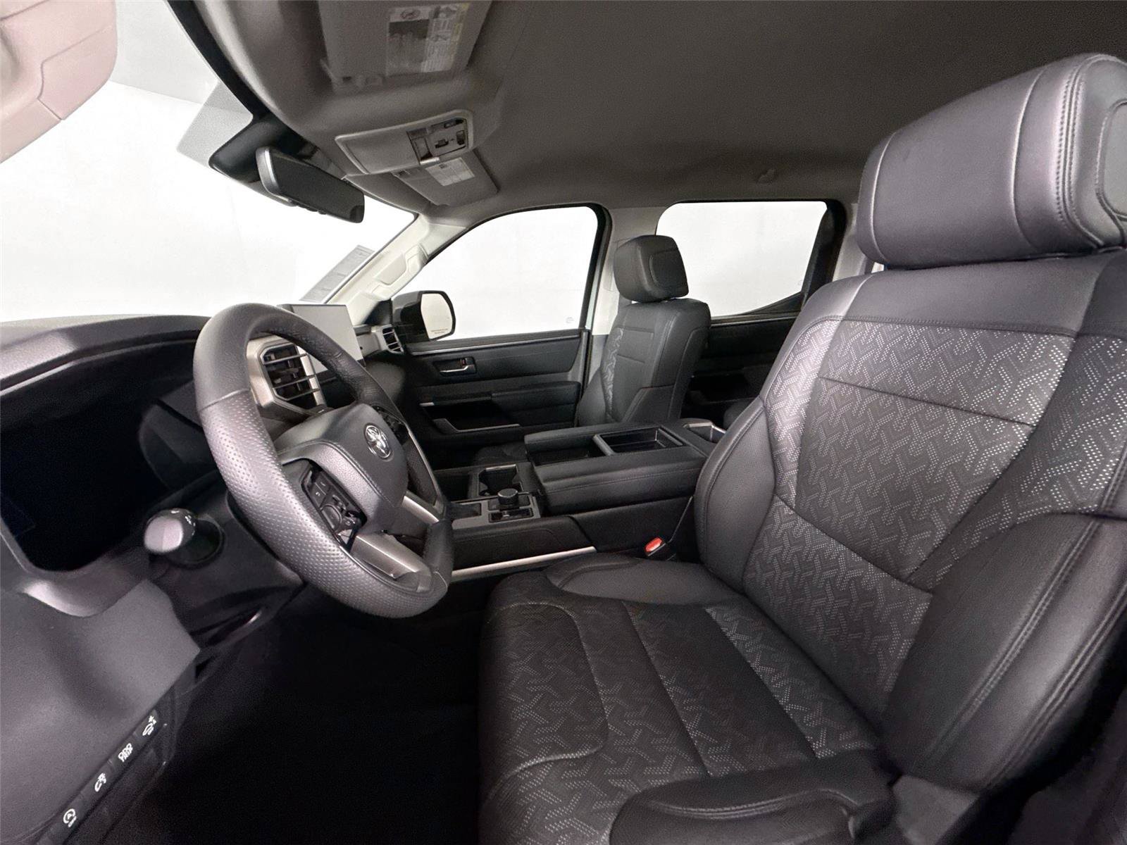 Used 2024 Toyota Tundra Limited AWD/4WD image 3