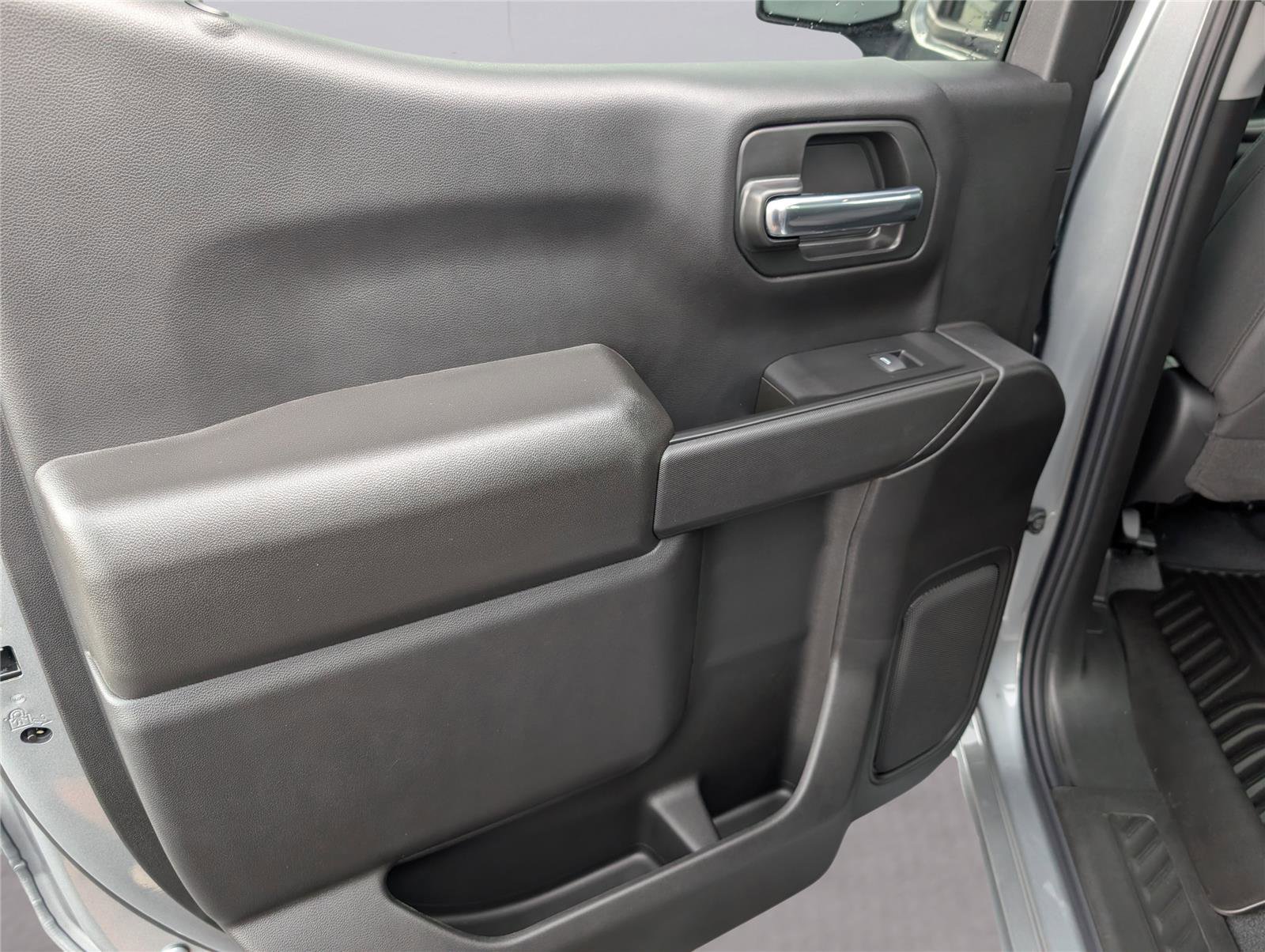 New 2026 Chevrolet Silverado 1500 Custom w/ LPO, Dark Essentials Package AWD/4WD image 26
