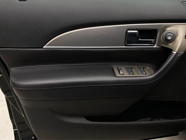 Used 2014 Lincoln MKX AWD w/ Equipment Group 101A image 24