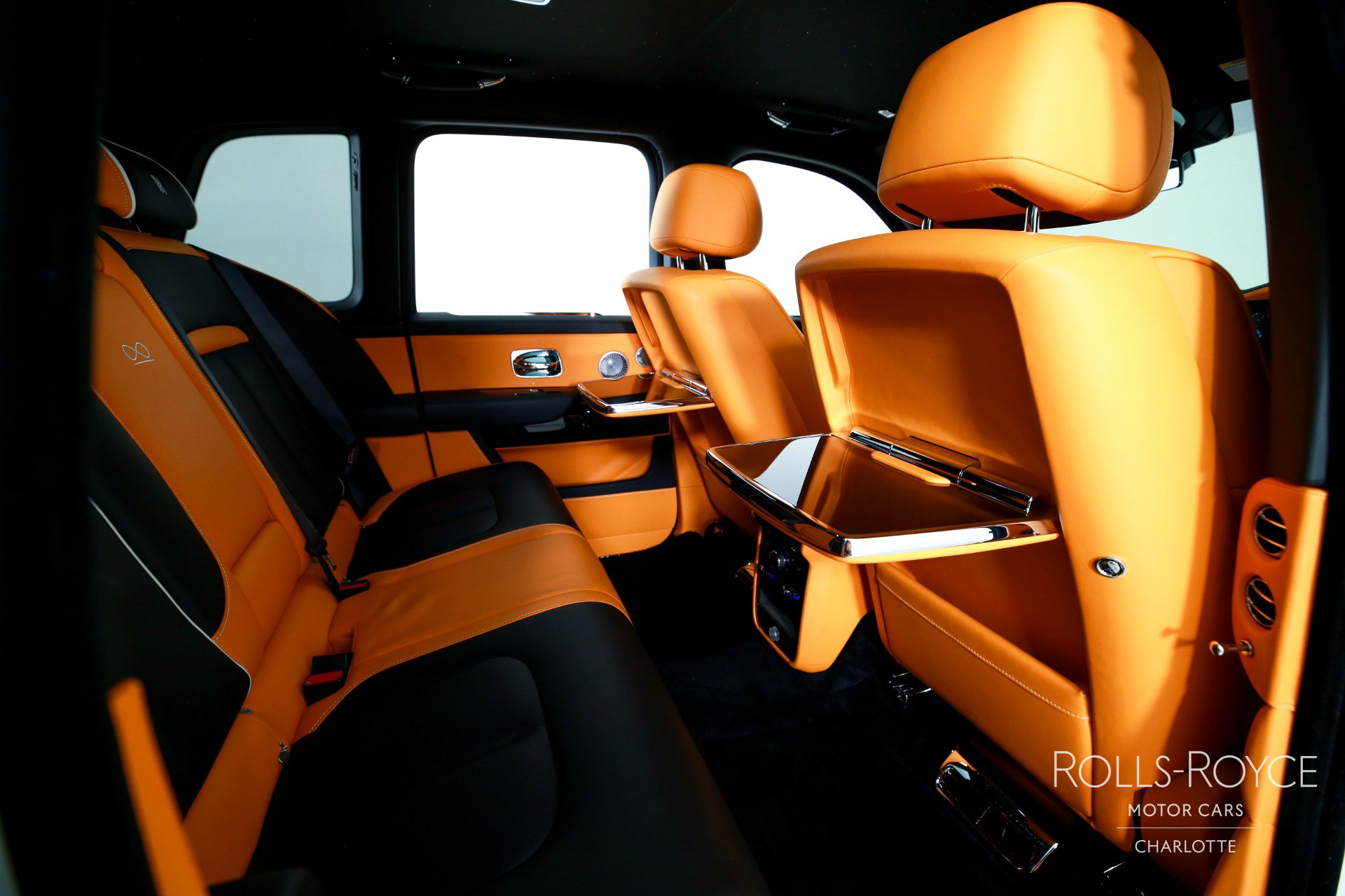 Used 2025 Rolls-Royce Cullinan Black Badge image 30