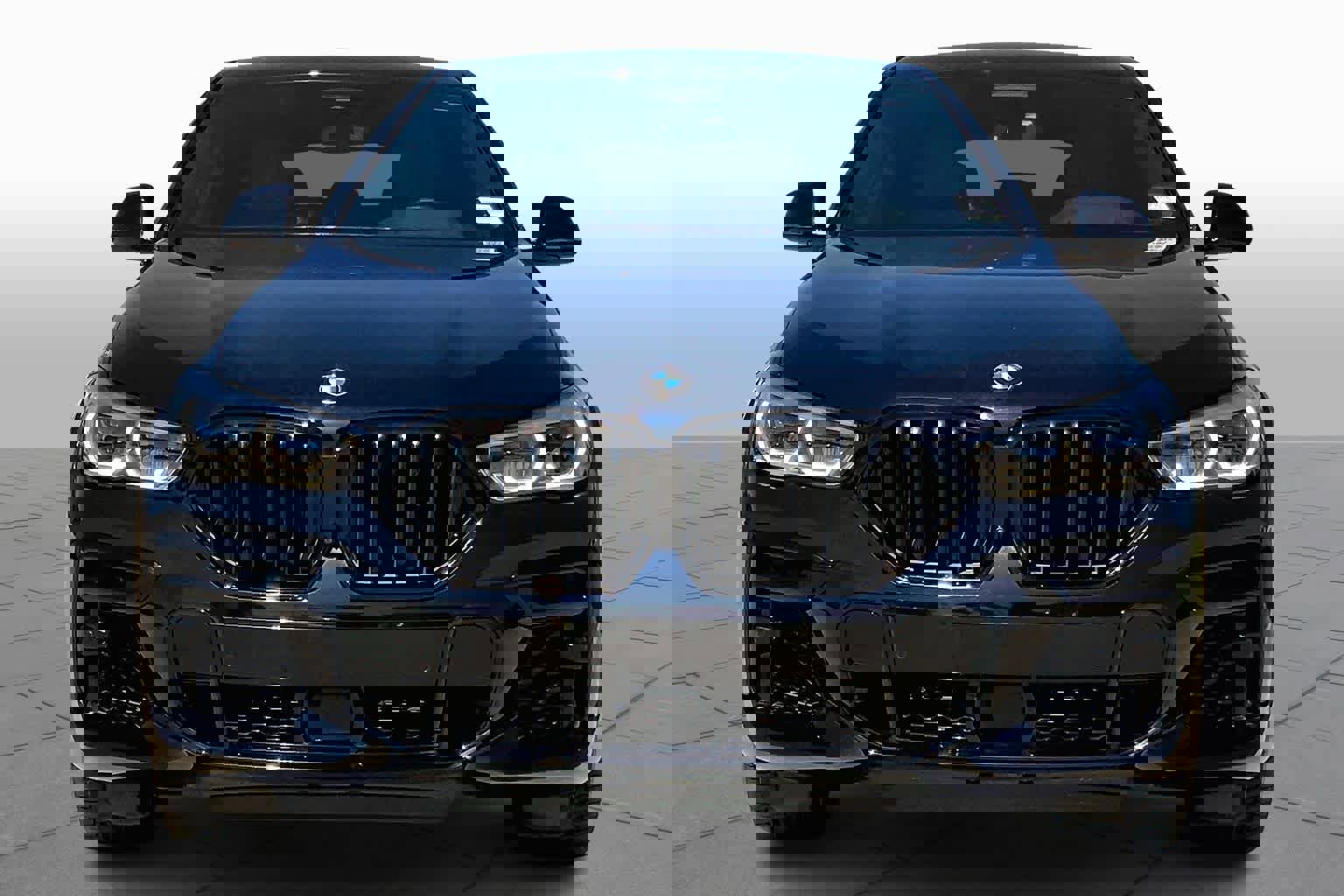 Certified 2023 BMW X6 M50i w/ Executive Package image 3