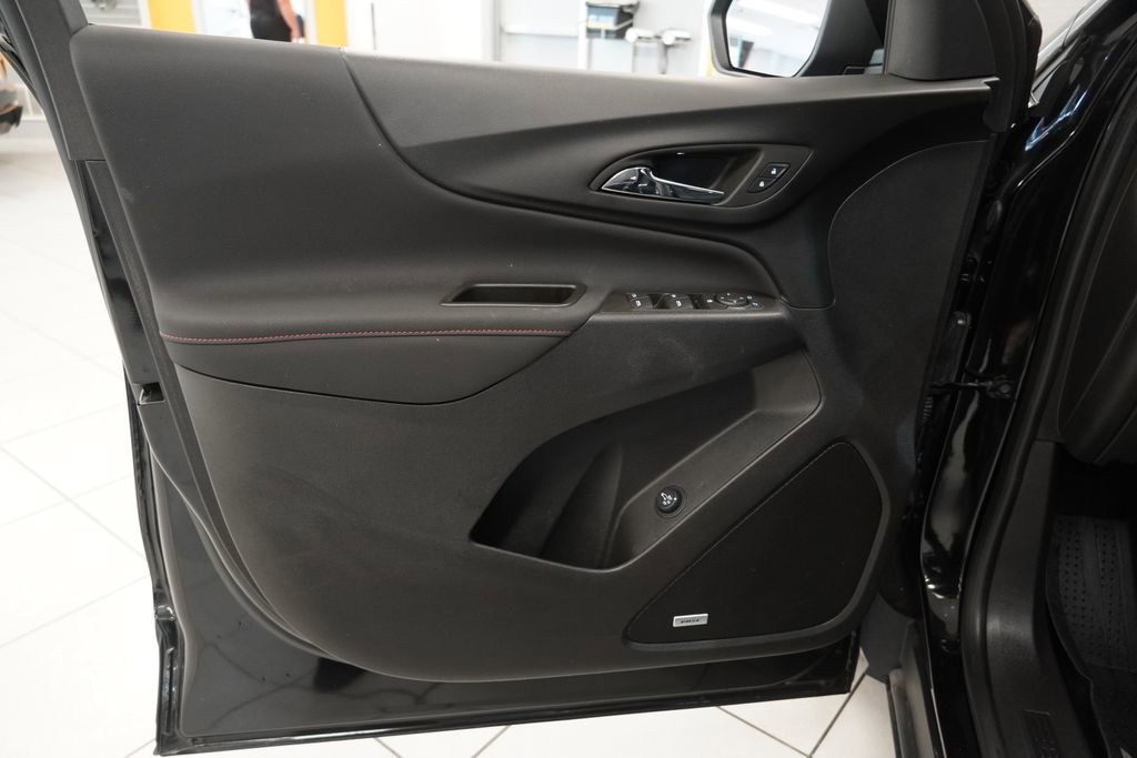 Certified 2023 Chevrolet Equinox RS w/ RS Leather Package FWD image 18