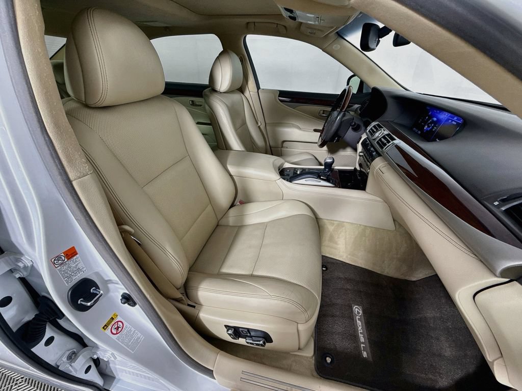 Used 2016 Lexus LS 460 L RWD image 30