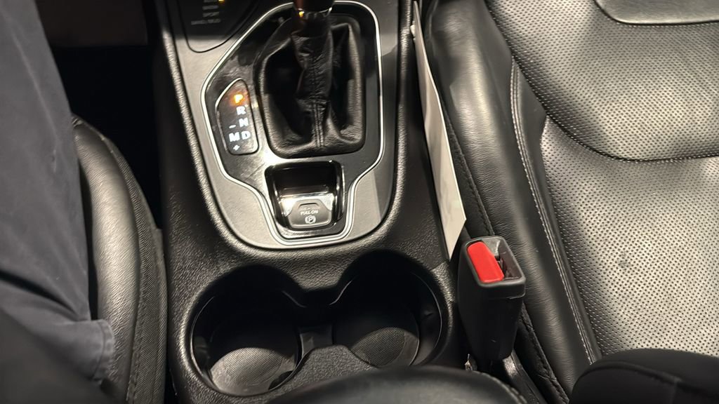 Used 2019 Jeep Cherokee Limited image 27