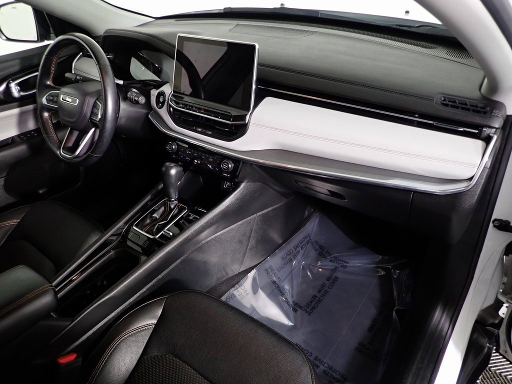 Used 2022 Jeep Compass Limited image 34