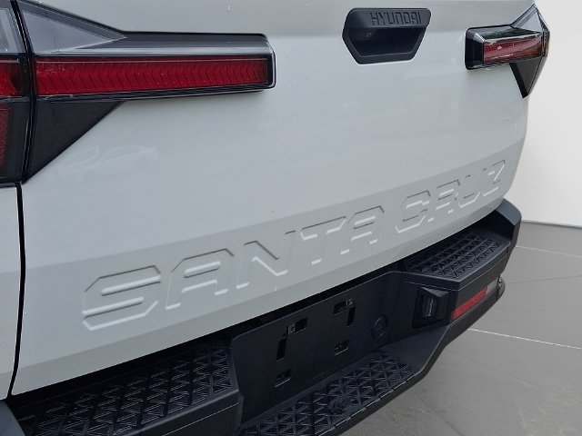 Used 2025 Hyundai Santa Cruz SEL FWD image 30