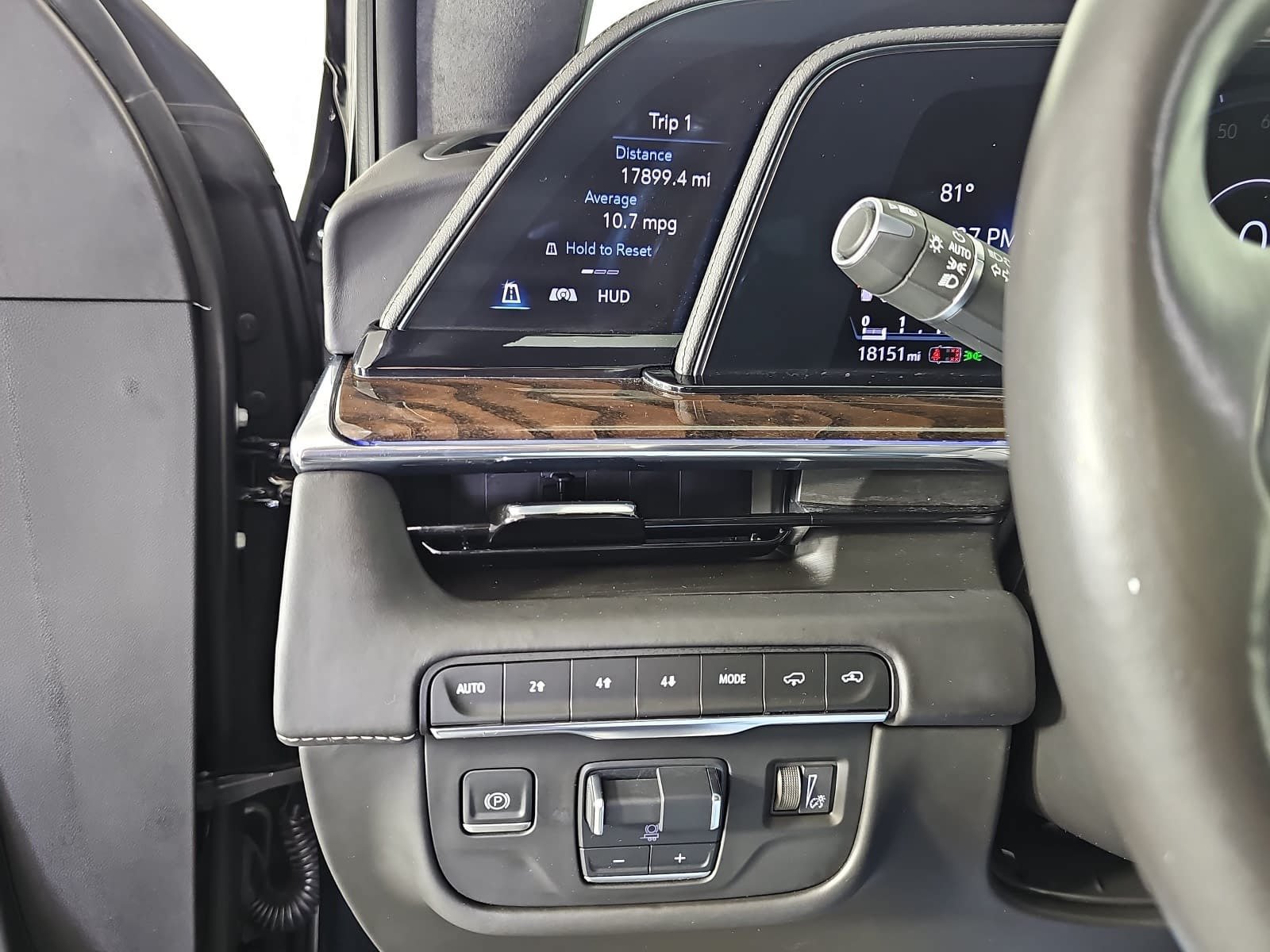 Used 2023 Cadillac Escalade ESV Sport Platinum w/ LPO, ONYX Package AWD/4WD image 25