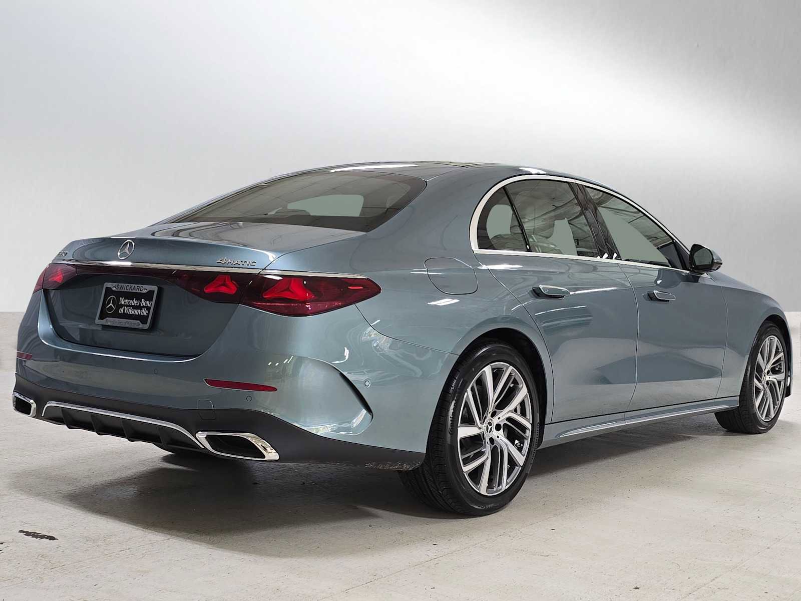 New 2026 Mercedes-Benz E 350 4MATIC Sedan image 3
