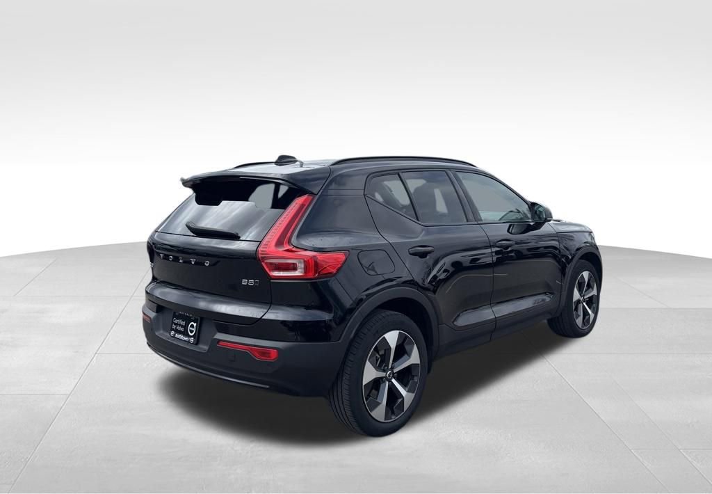 Used 2024 Volvo XC40 B5 Core image 37