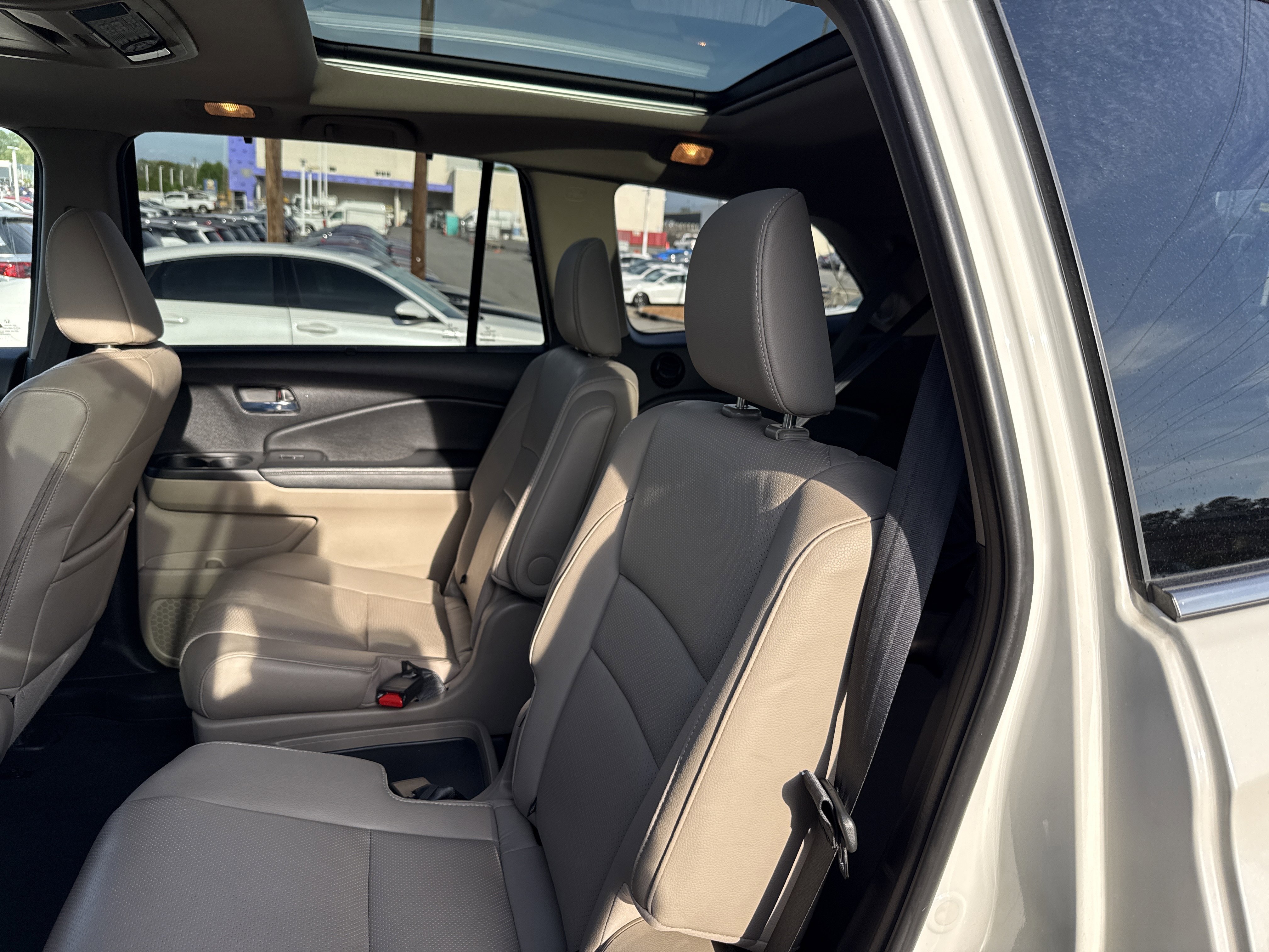 Used 2018 Honda Pilot Elite image 33